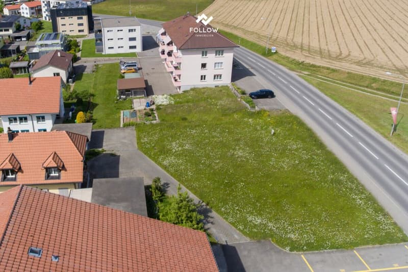 Mehrfamilienhaus mit Entwicklungspotenzial und zusätzlicher Bauparzelle in Heitenried (5)