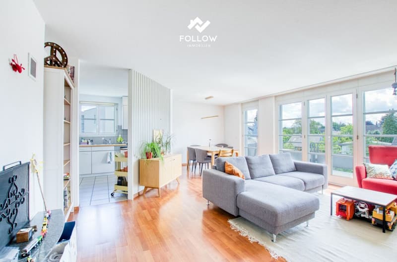 Gemütlichkeit, Platz und ruhige Lage: Helle Wohnung mit Balkon und Lift (3)