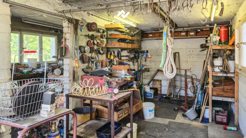 Oggetto di amore in una posizione premium assoluta: chalet con grande terreno direttamente sul fiume Aare (24)