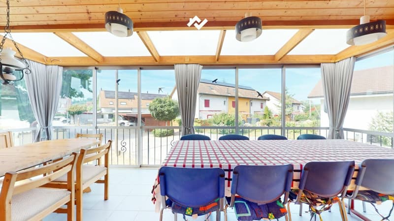 Oggetto di amore in una posizione premium assoluta: chalet con grande terreno direttamente sul fiume Aare (5)