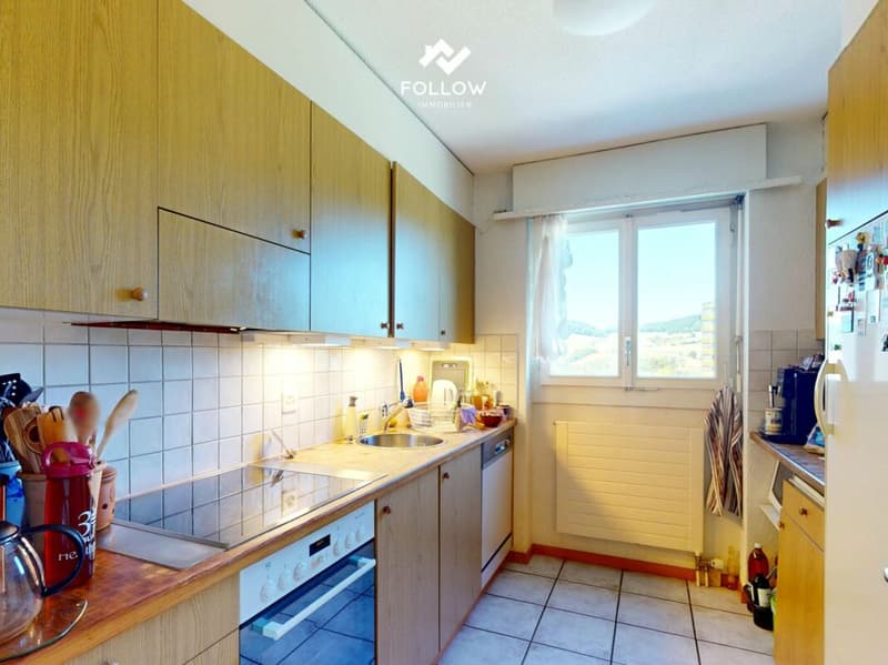 Familienfreundliche und grosse 3,5 Zimmer Eigentumswohnung mit Weitsicht (5)
