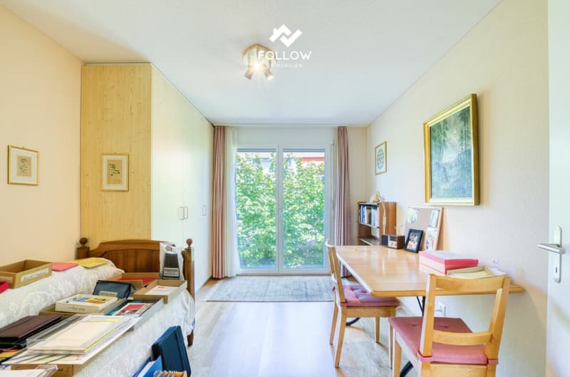 Lichtdurchfluteter Wohntraum: Elegante 4.5-Zimmer-Wohnung an bester Lage in Brügg (9)
