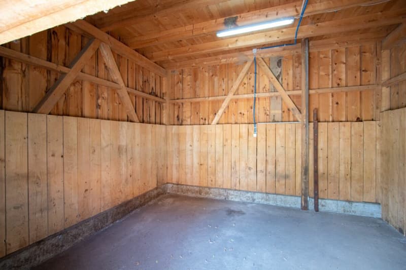 Stark renovationsbedürftiges Bauernhaus mit Ökonomieteil in der Landwirtschaftszone (16)
