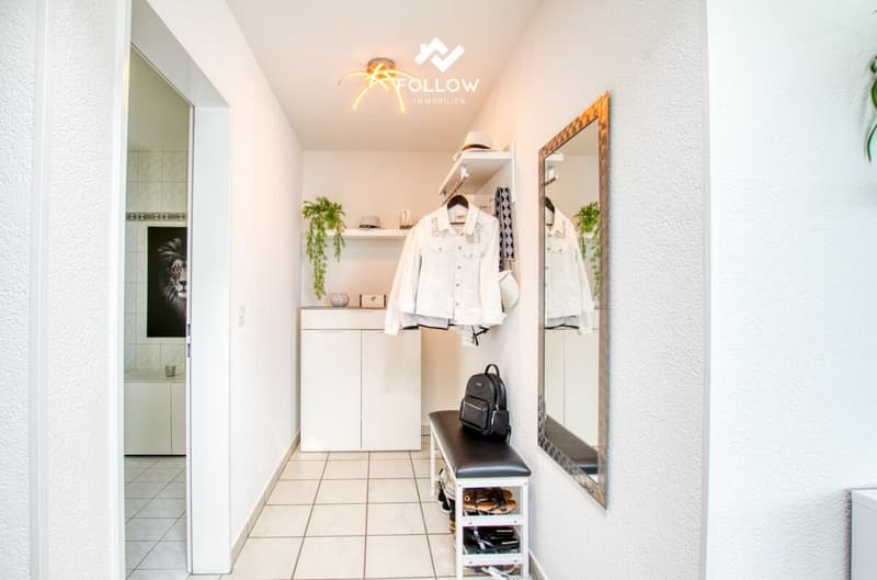 Panoramablick über den Bielersee: Modernisierte Attika-Traumwohnung in Twann (19)