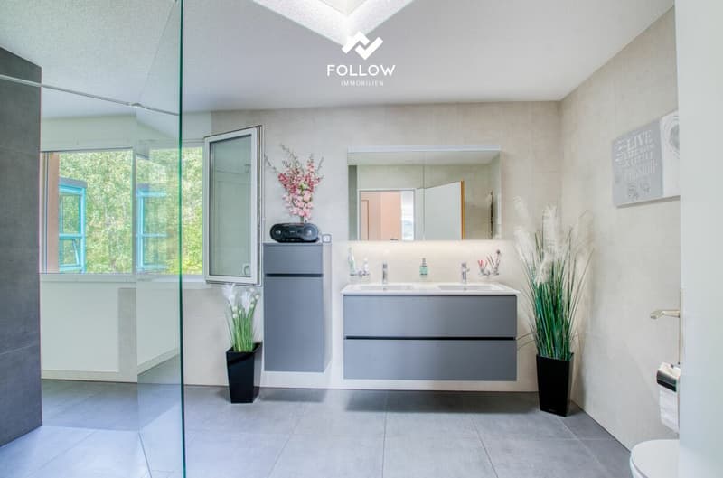 Panoramablick über den Bielersee: Modernisierte Attika-Traumwohnung in Twann (15)