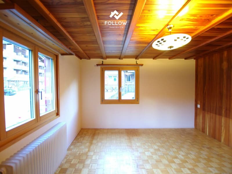 Grosse, teilrenovierte und familienfreundliche 4.5-Zimmer-Wohnung mit Balkon und Gartenanteil im Dorfzentrum von Fiesch (3)