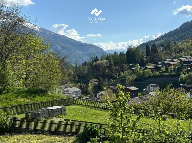 Grosse, teilrenovierte und familienfreundliche 4.5-Zimmer-Wohnung mit Balkon und Gartenanteil im Dorfzentrum von Fiesch (9)