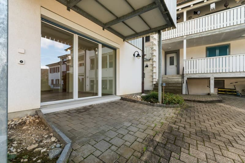 Bright and airy maisonette apartment in an idyllic location with a balcony! (9)