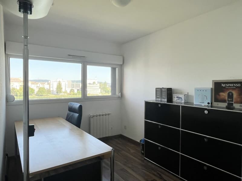 "Traumwohnung - atemberaubende Aussicht ins Dreiländereck/ Rheinhafen Basel,CH / Weil,D / Huningue,F" (7)