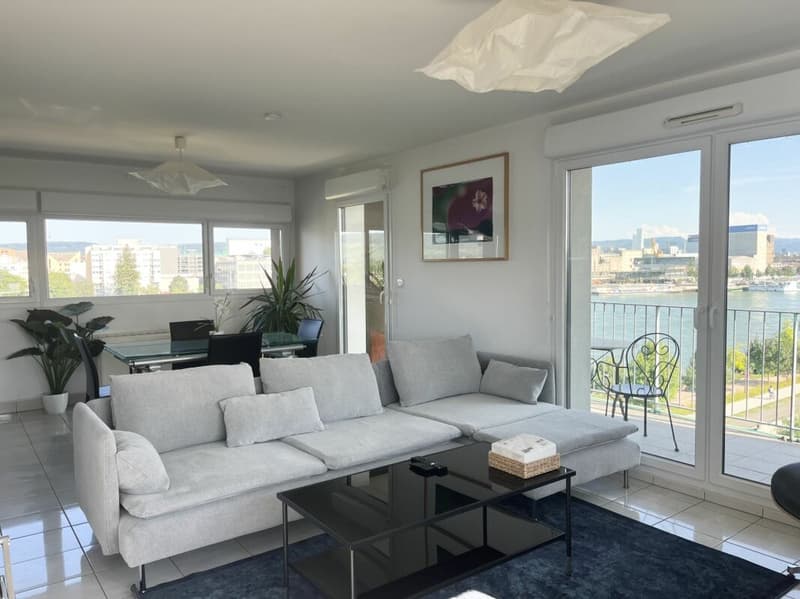 "Traumwohnung - atemberaubende Aussicht ins Dreiländereck/ Rheinhafen Basel,CH / Weil,D / Huningue,F" (2)