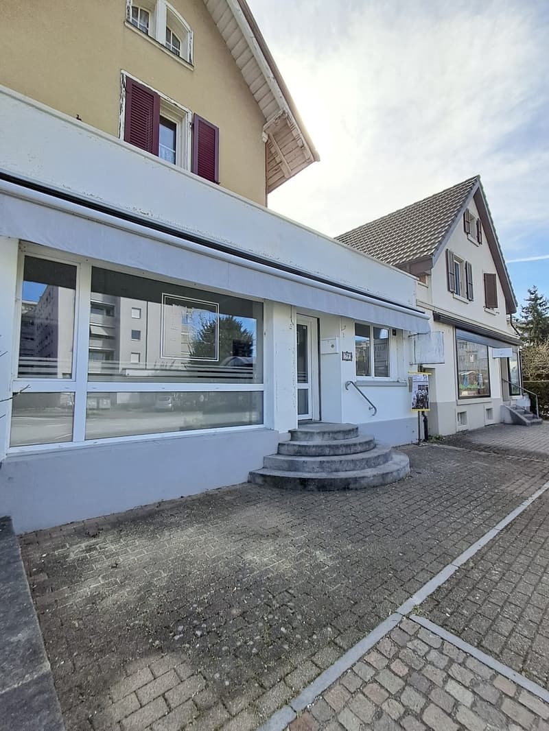 Locaux commerciaux dans un emplacement central à Pratteln ! (1)