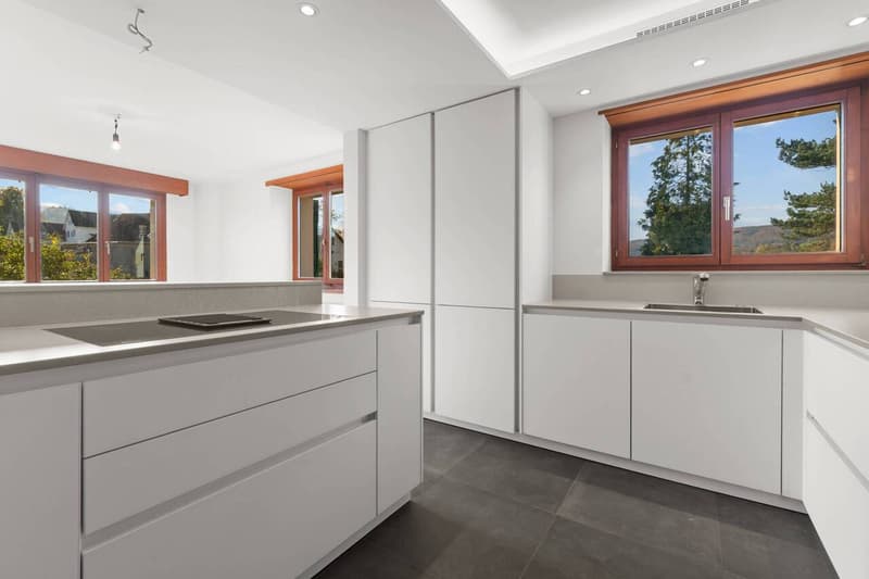 Appartamento a maisonnette con camino, area di seduta in giardino e 2 posti auto esterni! (4)