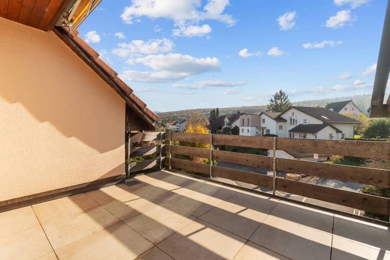 Appartamento a maisonnette con camino, area di seduta in giardino e 2 posti auto esterni! (13)