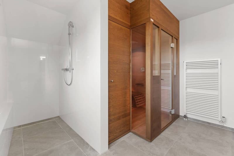 Appartamento a maisonnette con camino, area di seduta in giardino e 2 posti auto esterni! (11)