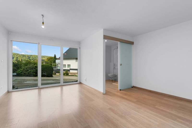 Bright and airy maisonette apartment in an idyllic location with a balcony! (7)