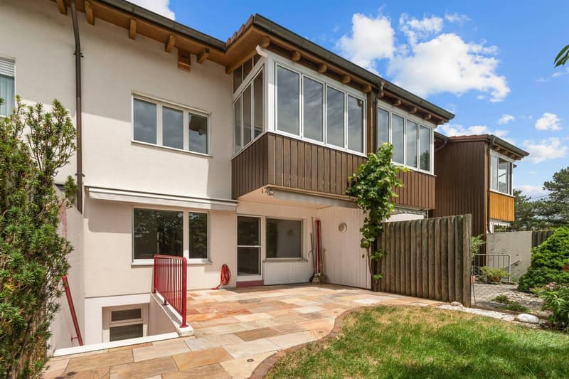 Maison de rang familial amical dans un emplacement bien desservi ! (2)
