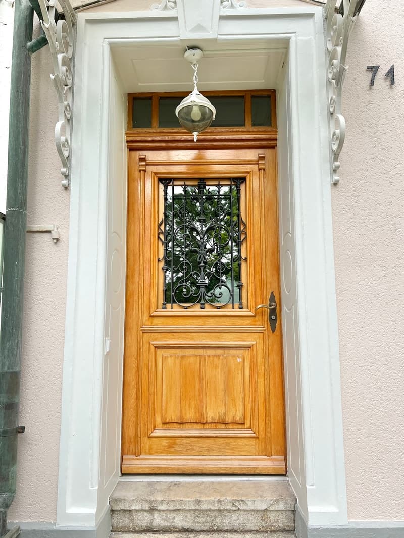 Basler Stadtvilla direkt am Rhein! (3)