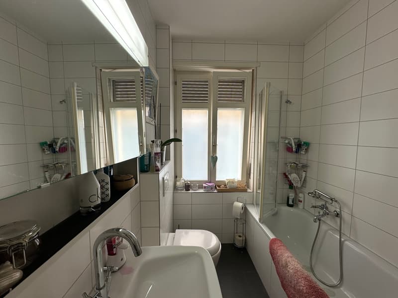 Attraktive 3.5-Zimmerwohnung mit Balkon an ruhiger Lage (1)