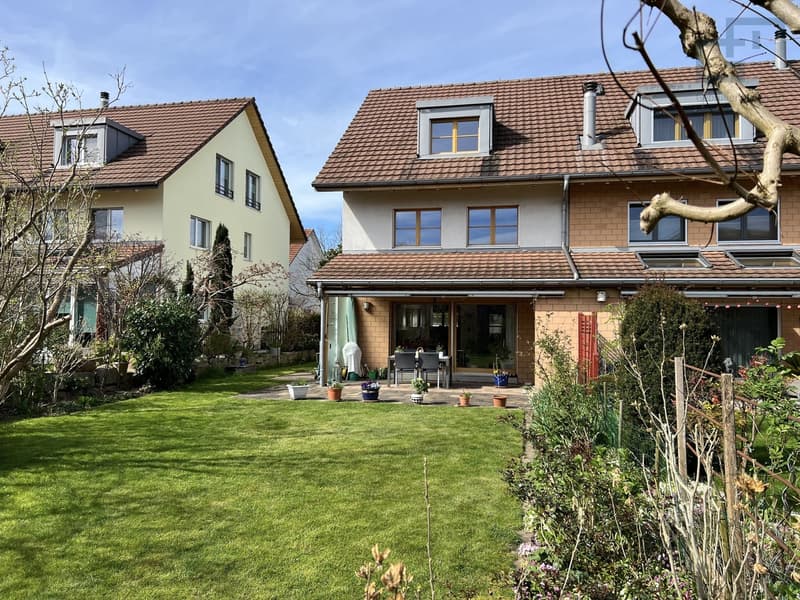 Sonniges Reiheneckhaus mit schönem Garten! (2)