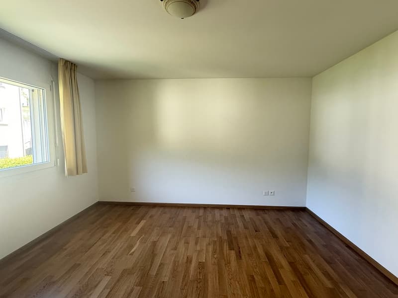 4.5-ZIMMERWOHNUNG MIT GROSSZÜGIGEM BALKON UND VIELSEITIGEN NEBENRÄUMEN (7)