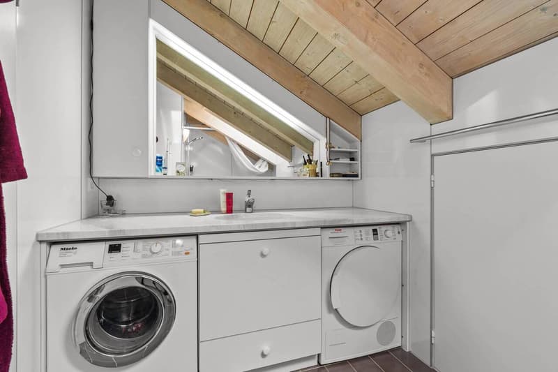 Charmante Dachwohnung an stadtnaher und sonniger Lage! (10)