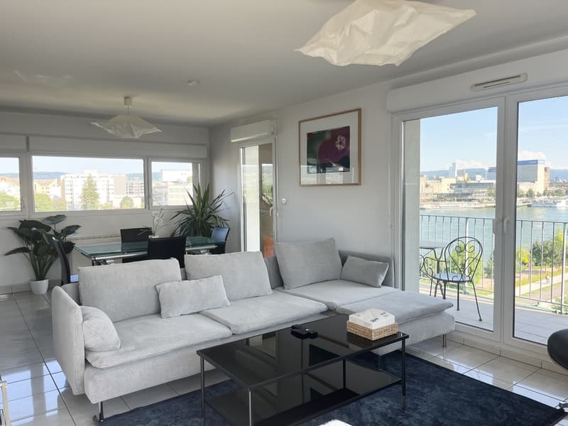 "Traumwohnung - atemberaubende Aussicht ins Dreiländereck/ Rheinhafen Basel,CH / Weil,D / Huningue,F" (2)