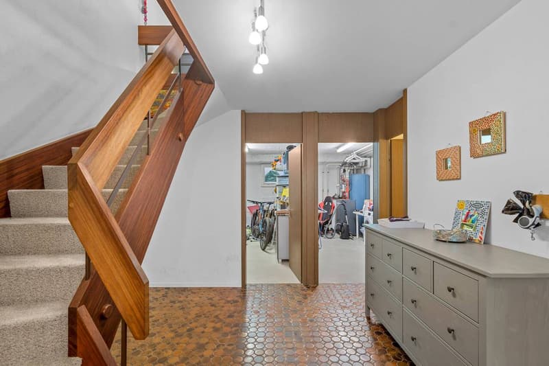 Familienfreundliches 7.5-Zimmer-Reihenhaus im STWE in Riehen! (13)