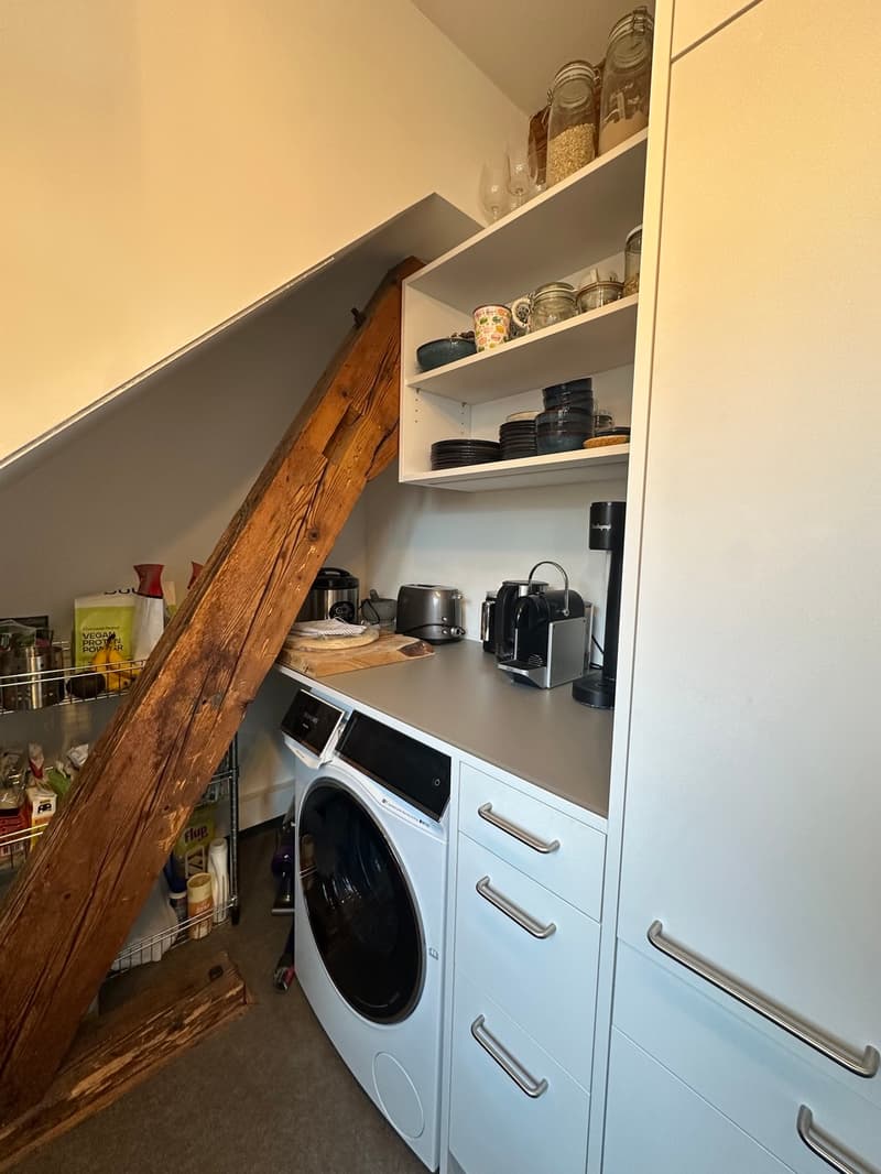 Charmante 2.5-Zimmer-Dachwohnung mit Dachterrasse! (6)