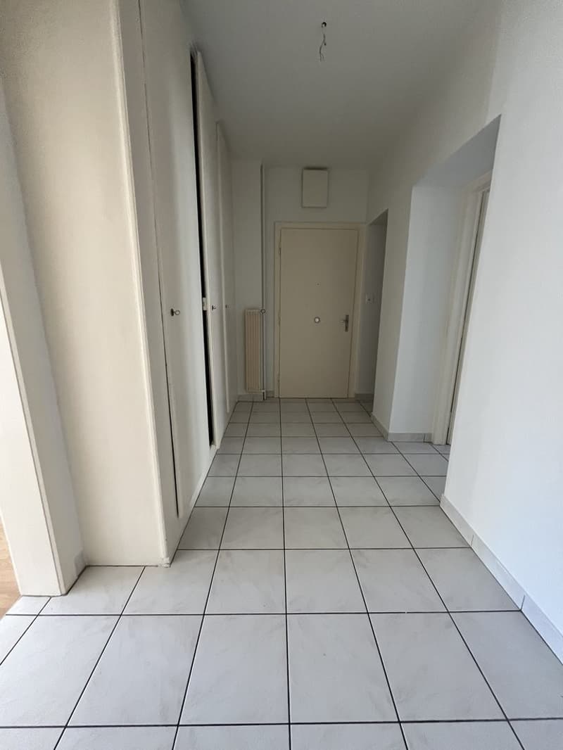 Hall.jpg