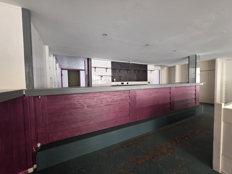 015002__Local_comm._rez_Est__bar2.jpg