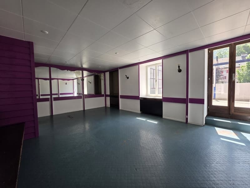 015002__Local_comm._rez_Est__salle.jpg