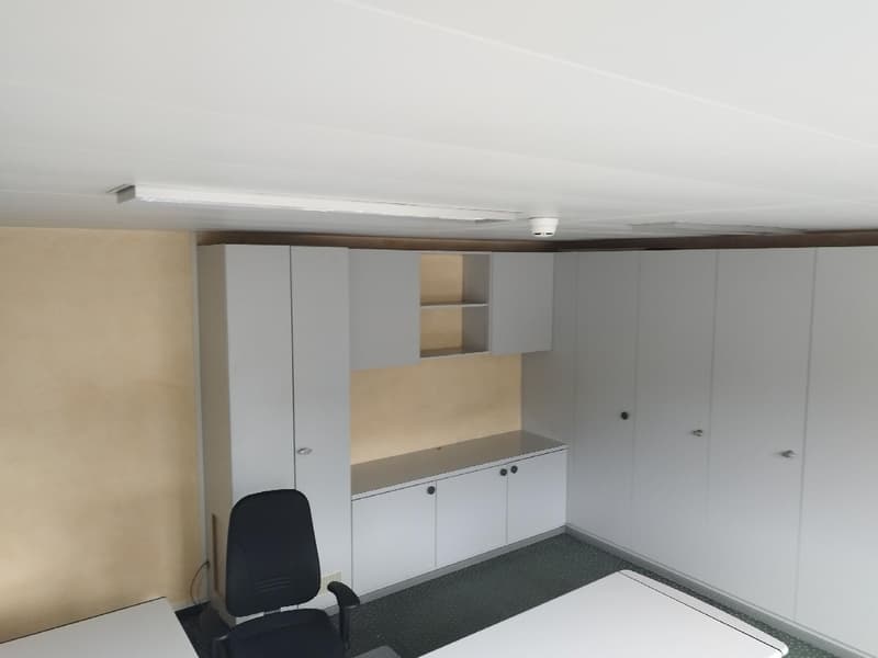 210m2 offices on the ground & 1st floor with 4 parking spaces (5)