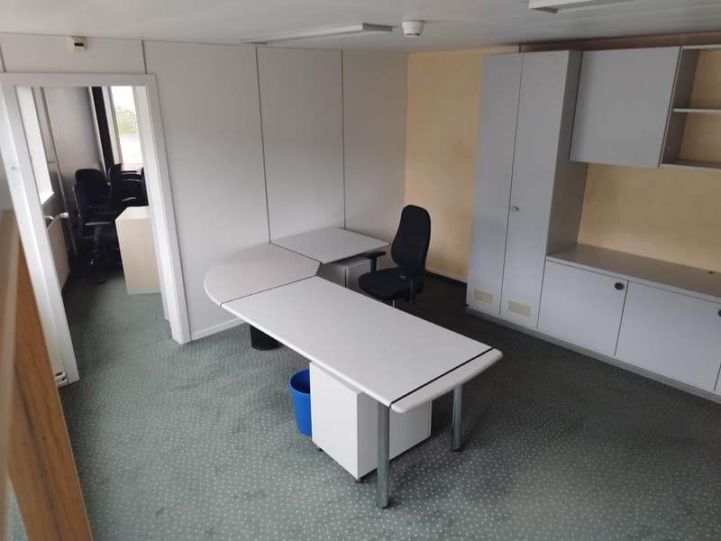210m2 offices on the ground & 1st floor with 4 parking spaces (3)