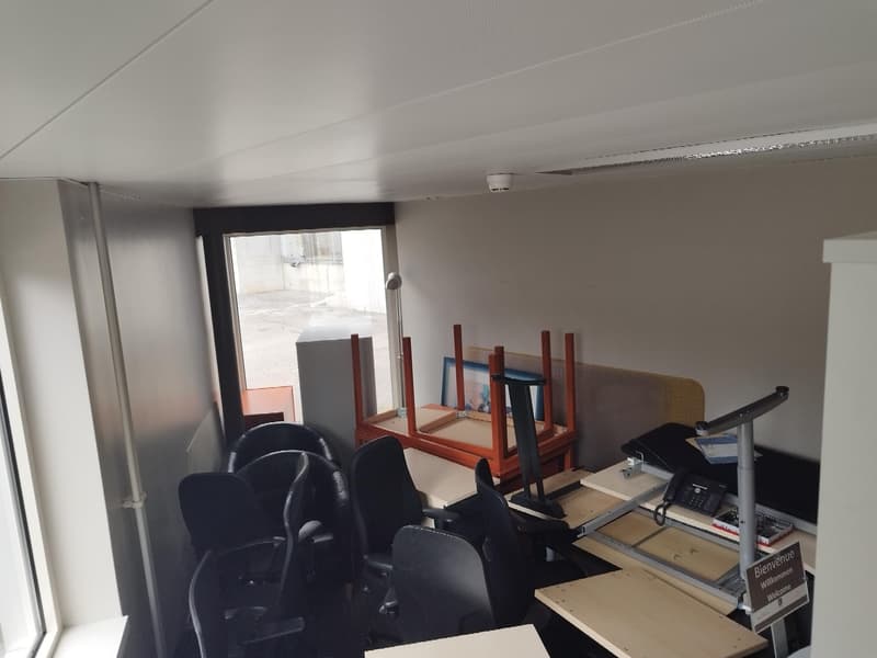 210m2 offices on the ground & 1st floor with 4 parking spaces (13)