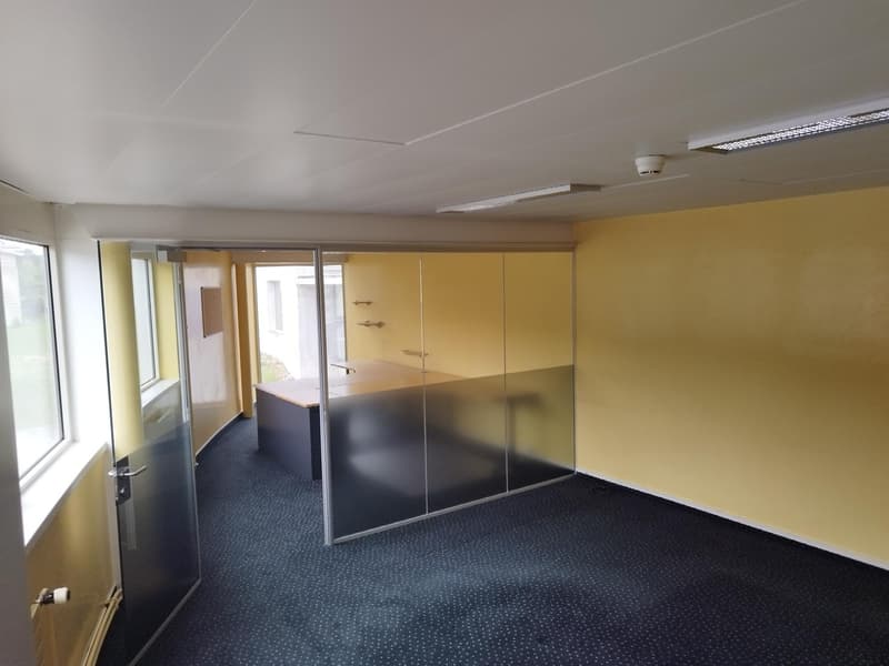 210m2 offices on the ground & 1st floor with 4 parking spaces (4)
