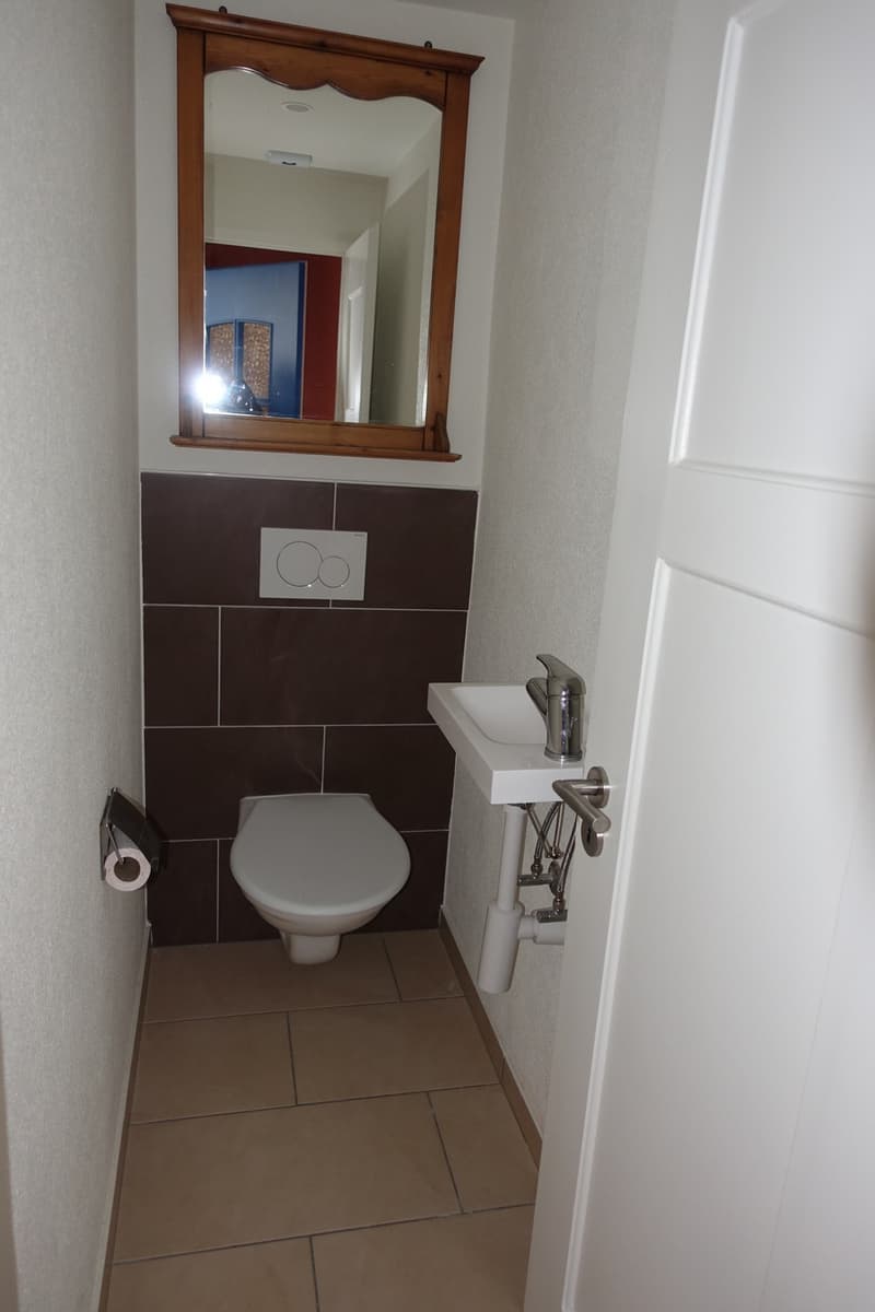 3.5 pièces tout confort dans petite maison avec spacieux jardin commun (10)
