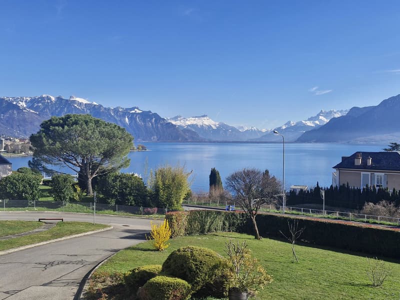Spacieux appartement de 4,5 pièces d'env. 145 m2 avec vue sur le lac et les montagnes (1)