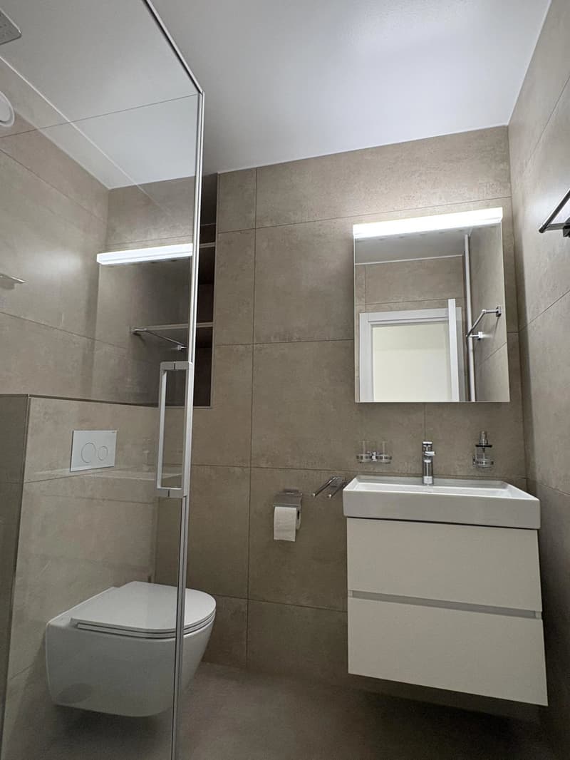Spacieux appartement de 4,5 pièces d'env. 145 m2 avec vue sur le lac et les montagnes (9)