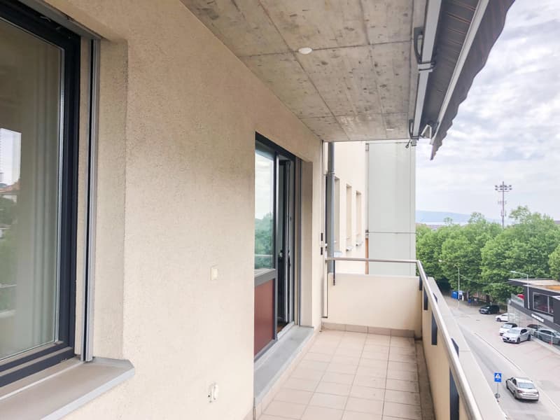 Joli appartement de 2,5 pièces situé proche du centre-ville et des commodités. (5)