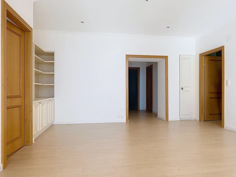 Spacieux appartement de 4,5 pièces avec vue panoramique sur le lac (7)