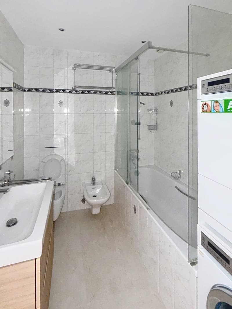 Spacieux appartement de 4,5 pièces avec vue panoramique sur le lac (8)