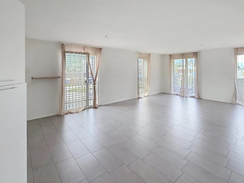 Superbe appartement de 3,5 pièces à proximité du centre-ville et à deux pas de la gare. (3)