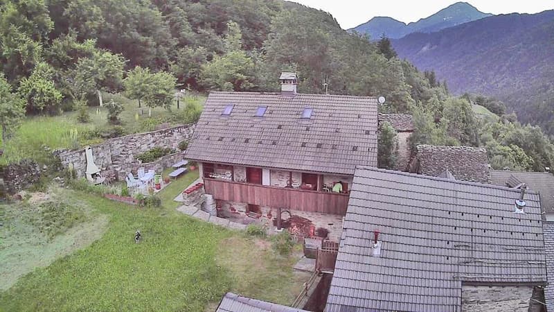 Old rustic house completely renovated for sale in Canfinello (Italy) (2)
