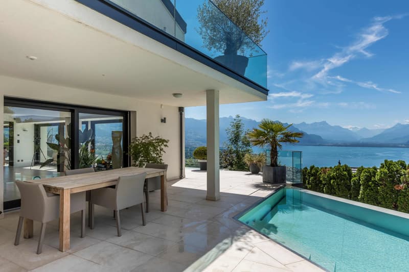 Propriété lumineuse avec piscine et vue panoramique (3)
