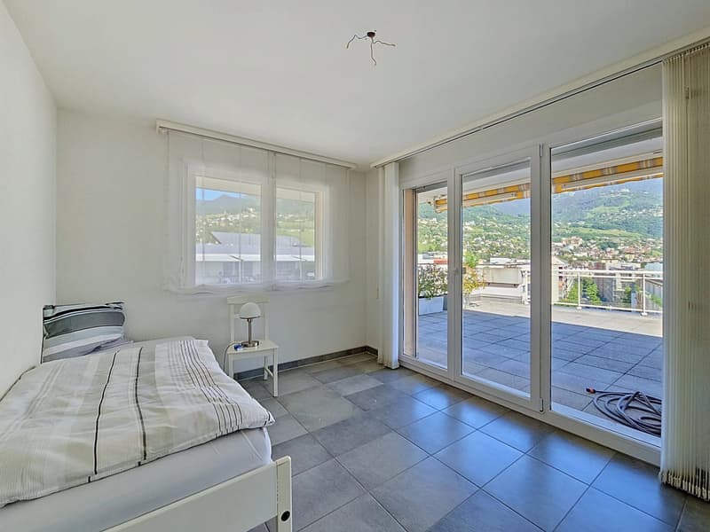 Superbe Dachgeschoss mit 4 Zimmern, großer Terrasse und Panoramablick (11)
