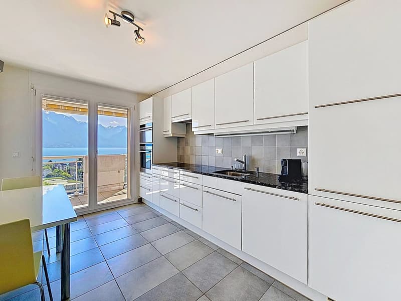 Superbe Dachgeschoss mit 4 Zimmern, großer Terrasse und Panoramablick (9)