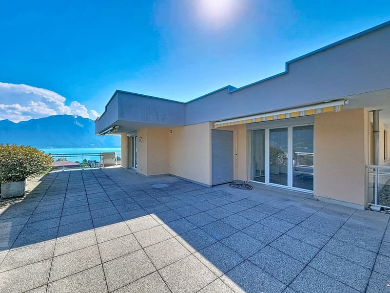 Superbe Dachgeschoss mit 4 Zimmern, großer Terrasse und Panoramablick (3)