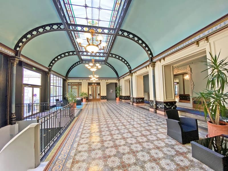 Très bel appartement de 3 pièces avec haut plafond (8)