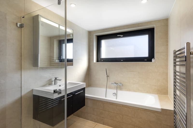 Propriété lumineuse avec piscine et vue panoramique (12)