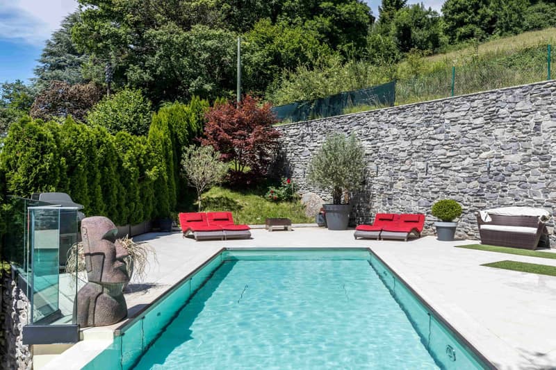 Propriété lumineuse avec piscine et vue panoramique (5)